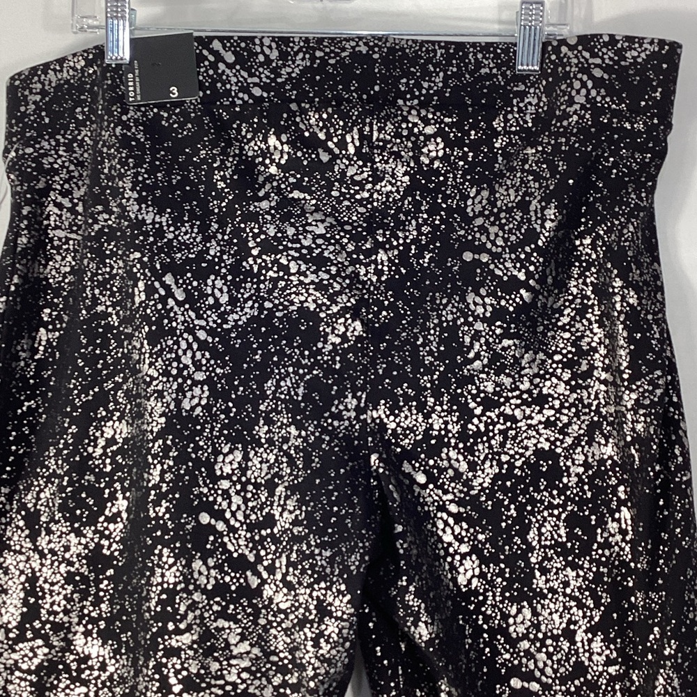 NWT Torrid black and metallic patterned Leggings size 3 plus - Picture 6 of 11